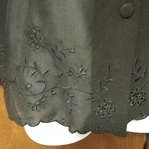 NWOT AKC BLACK EYELET EMBROIDERED TOP - Picture 8 of 8